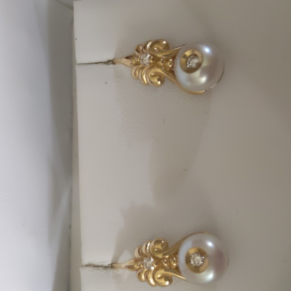 Galatea Earrings - Picture 3 of 8